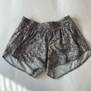 Lululemon Tracker 4 inch Shorts